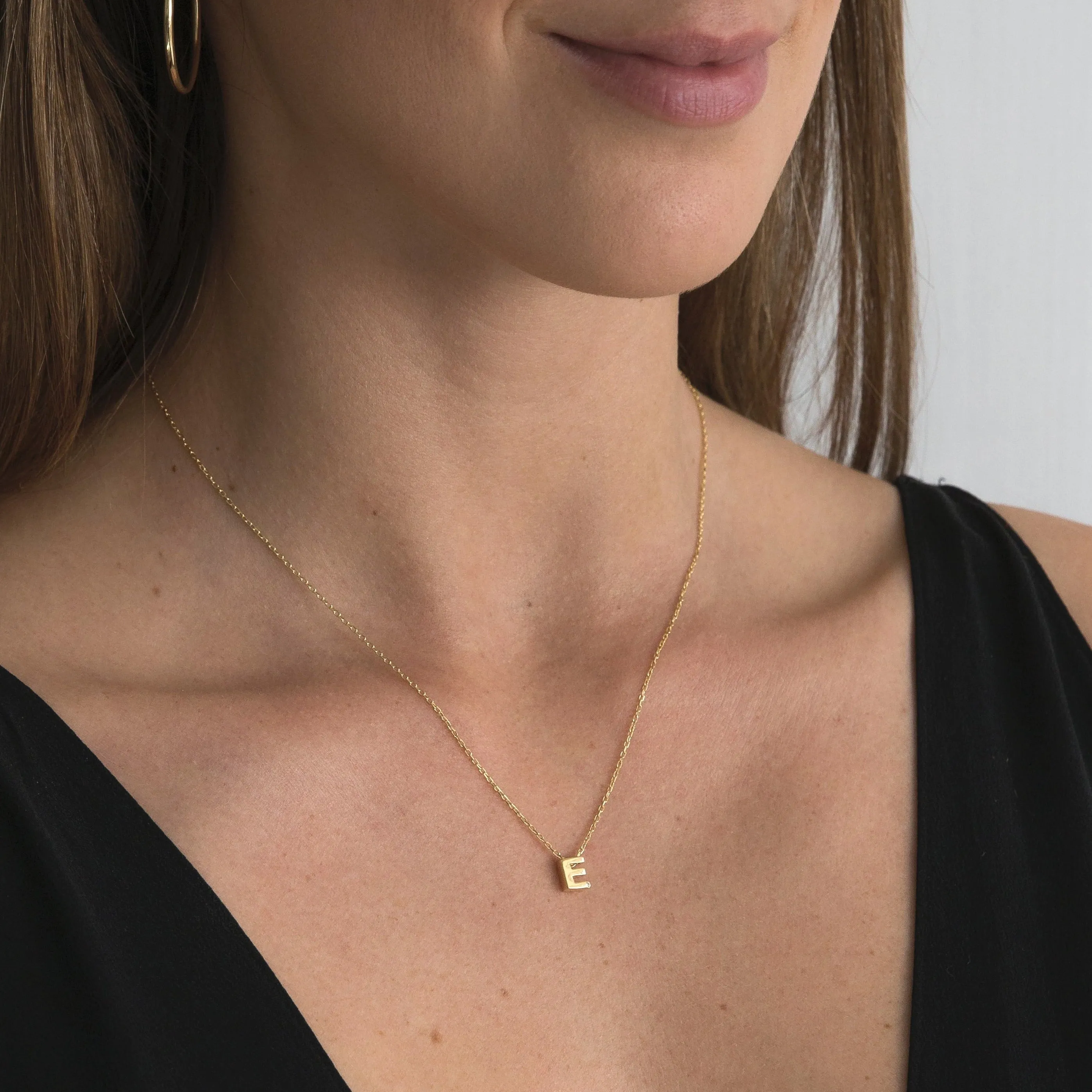 Diamond Letter Necklace "E" - 18 karat gold vermeil on sterling silver, diamond 0.01 carat